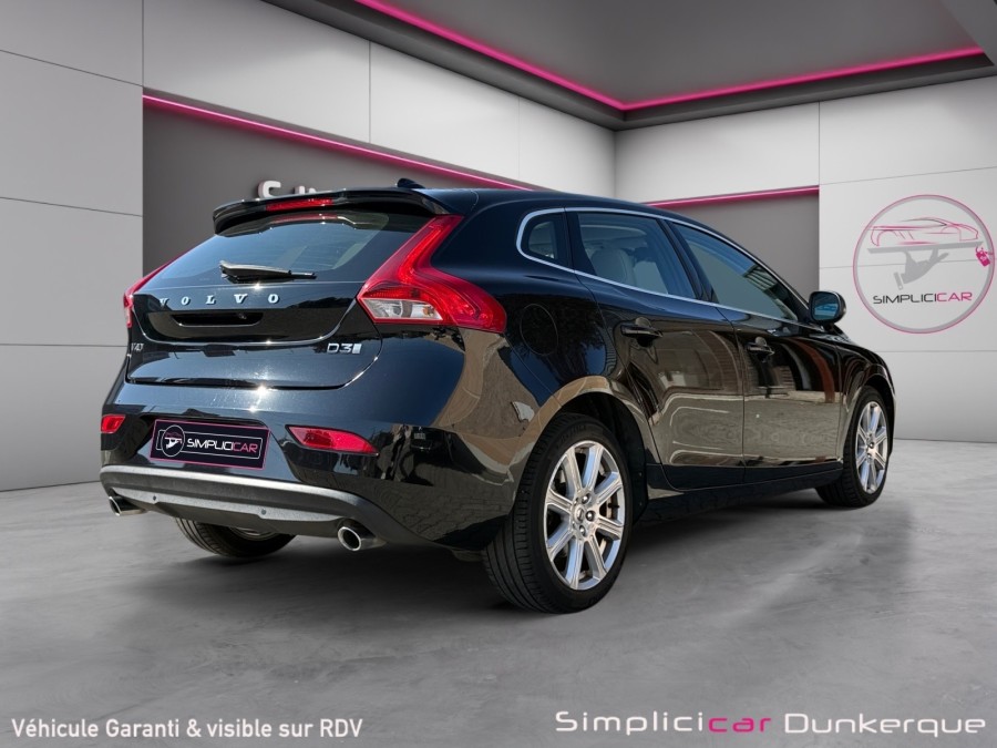 VOLVO d'occasion V40 2 D3 150 INSCRIPTION de 2018 Dunkerque (59)﻿