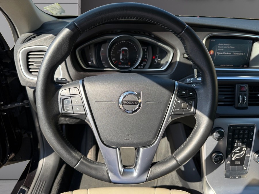 VOLVO d'occasion V40 2 D3 150 INSCRIPTION de 2018 Dunkerque (59)﻿