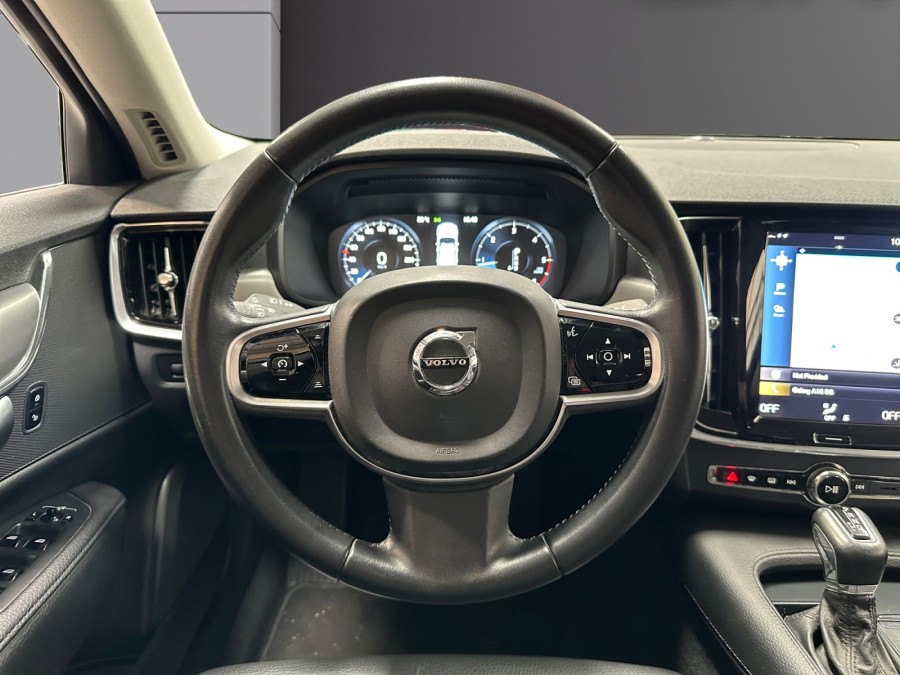 VOLVO d'occasion S90 2 D3 150 MOMENTUM AUTO de 2019 Lorient (56)﻿