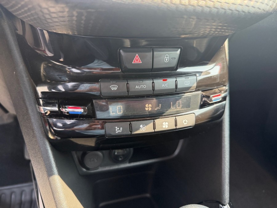 PEUGEOT d'occasion 2008 1.2 PURE TECH 110 ALLURE EAT de 2017 St