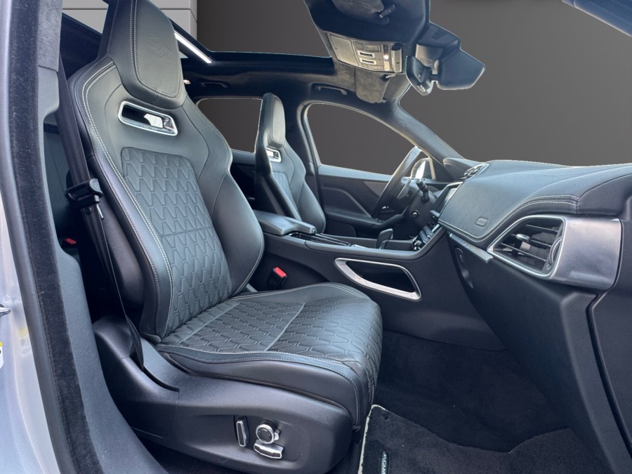 JAGUAR d'occasion FPACE 5 V8 SUPERCHARGED 550 SVR AUTO de 2019 Vannes