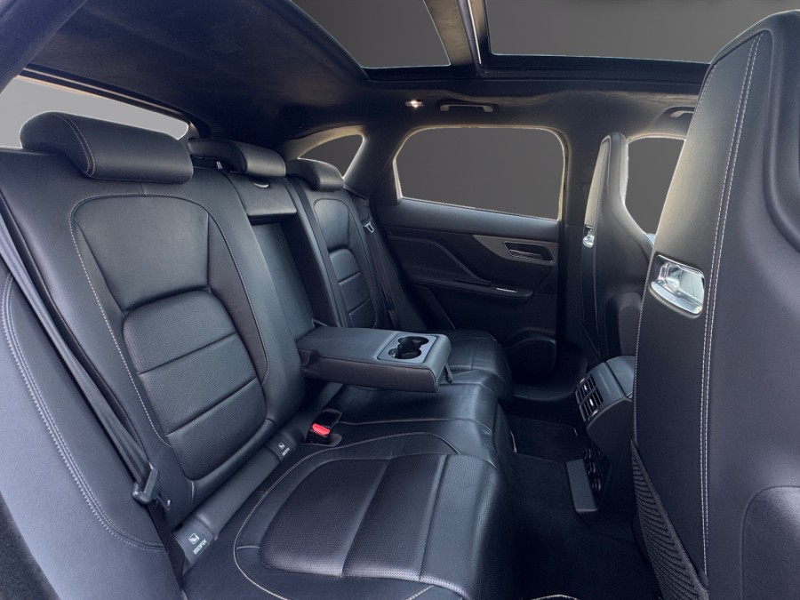 JAGUAR d'occasion FPACE 5 V8 SUPERCHARGED 550 SVR AUTO de 2019 Vannes