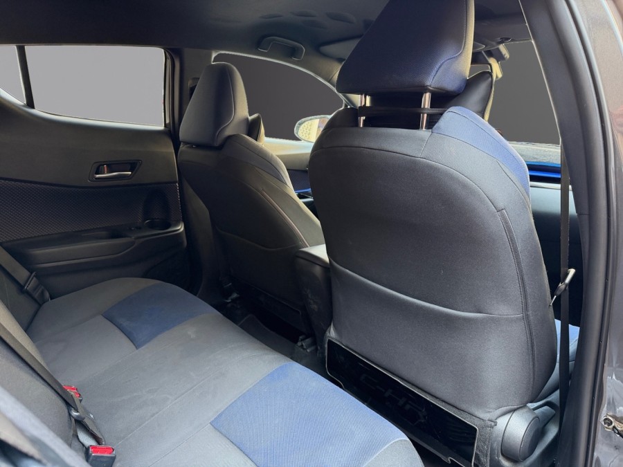 TOYOTA d'occasion CHR 1.8 HYBRIDE 122H DYNAMIC AUTO de 2018 Le Raincy