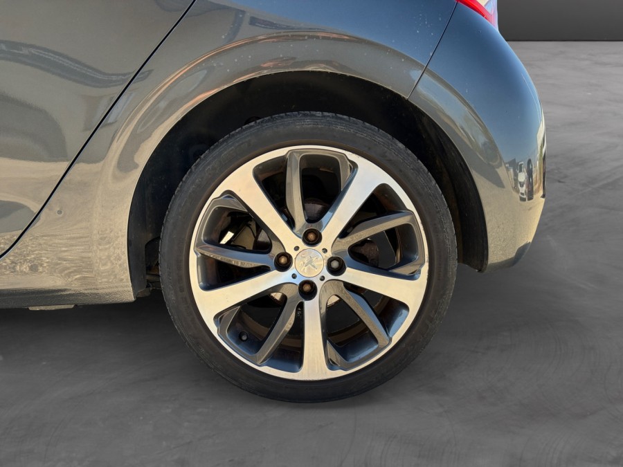 PEUGEOT d'occasion 208 1.6 e-HDi FAP Féline 4cv 5p de 2015 Vauvert