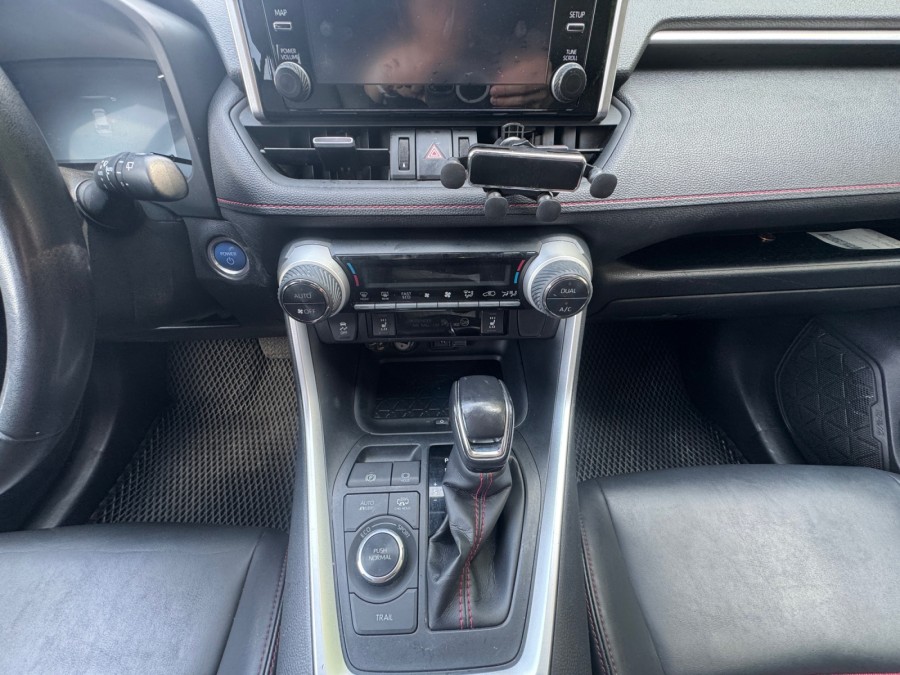 TOYOTA d'occasion RAV 4 V HYBRIDE RECHARGEABLE DESIGN de 2022
