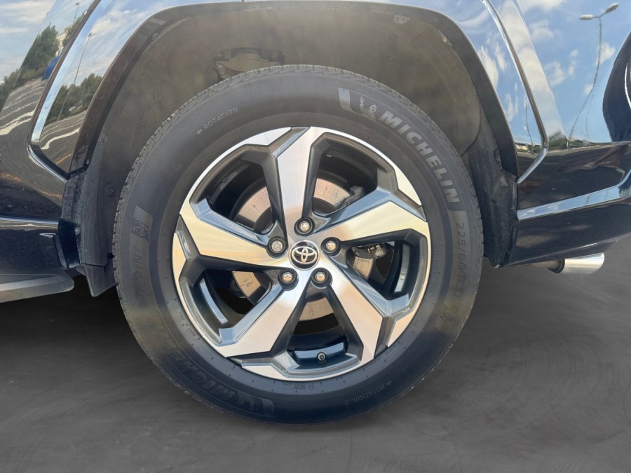 TOYOTA d'occasion RAV 4 V HYBRIDE RECHARGEABLE DESIGN de 2022