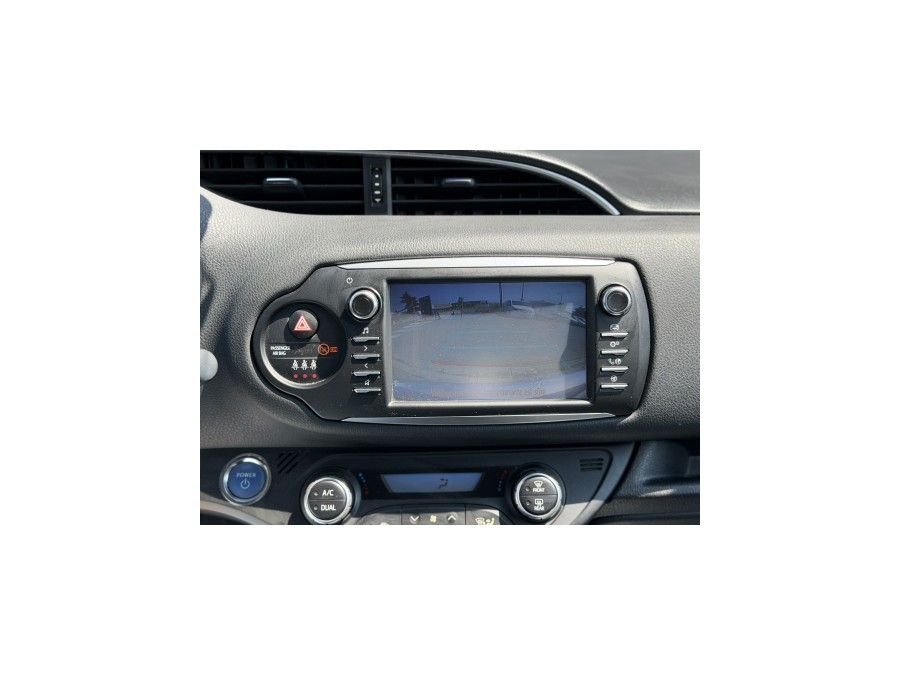 TOYOTA d'occasion YARIS 100h Dynamic Business 5p de 2017 Villebon Sur
