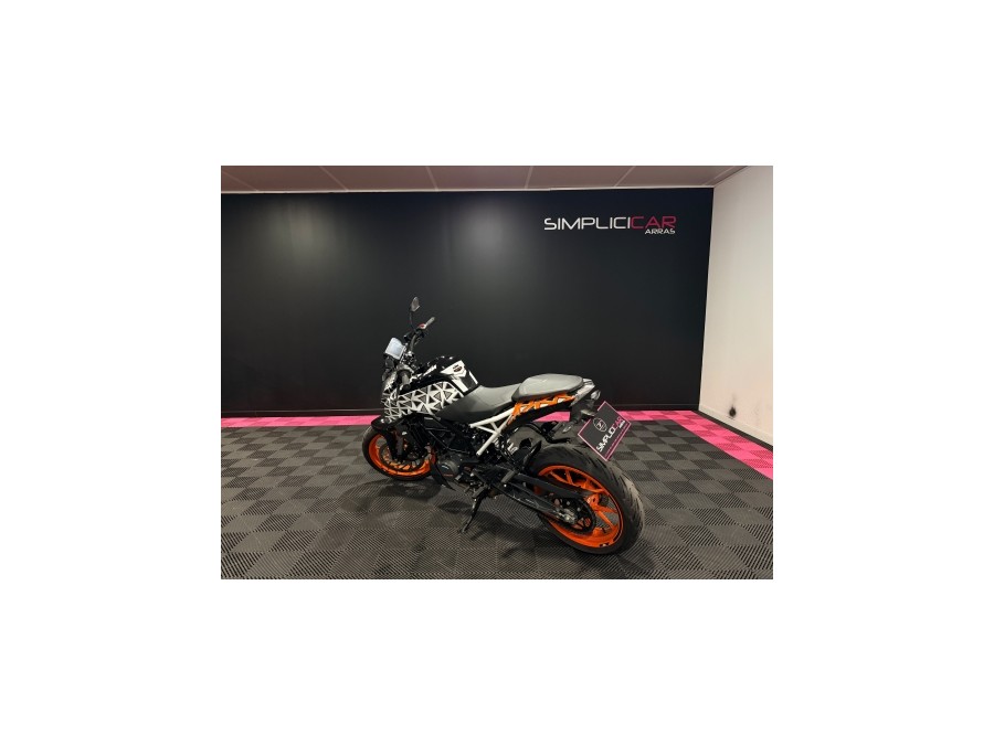 KTM d'occasion 125 DUKE 125 de 2024 Arras (62)﻿
