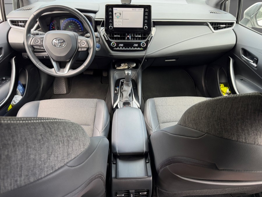 TOYOTA d'occasion COROLLA 1.8 122H DYNAMIC TOURING SPORT de 2021 Caen