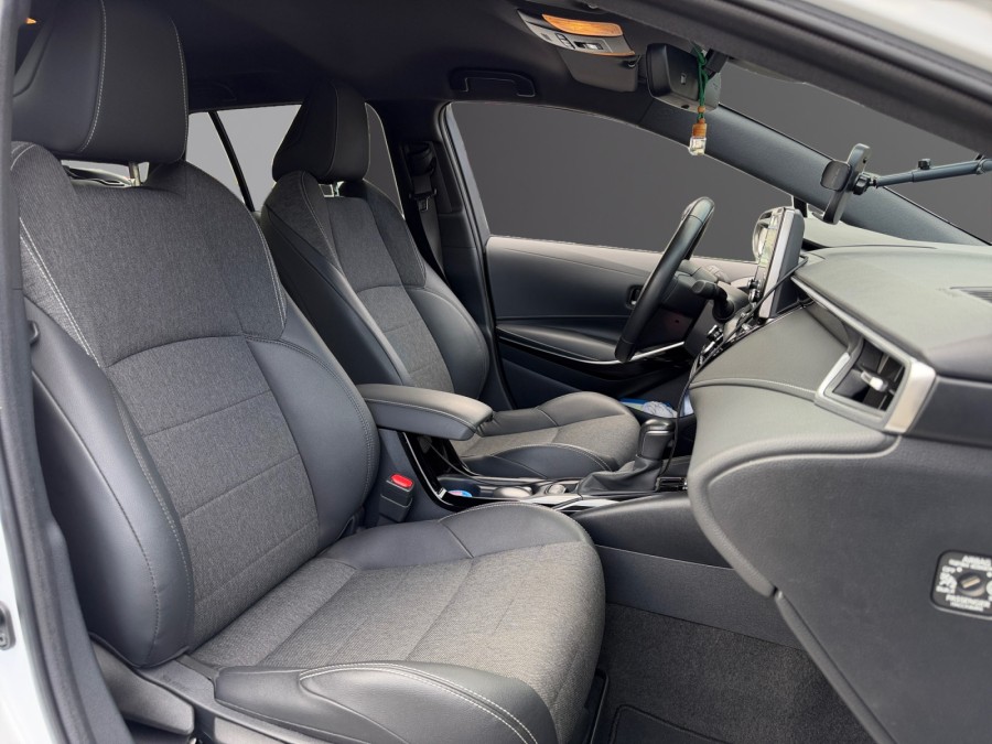 TOYOTA d'occasion COROLLA 1.8 122H DYNAMIC TOURING SPORT de 2021 Caen