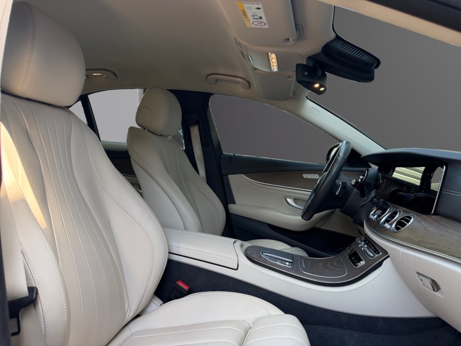 MERCEDES d'occasion CLASSE E V E300 E AVANTGARDE de 2022 Salon de