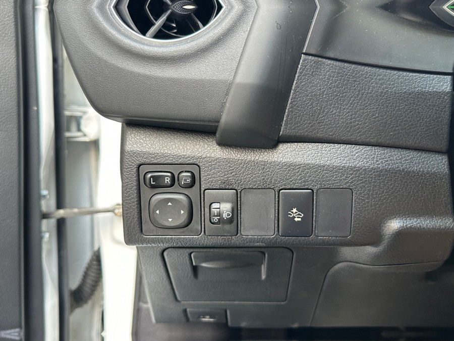 TOYOTA d'occasion AURIS II 1.8 136H DYNAMIC AUTO de 2017 Nîmes (30)﻿
