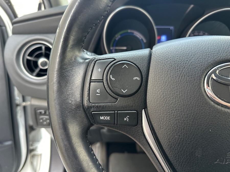 TOYOTA d'occasion AURIS II 1.8 136H DYNAMIC AUTO de 2017 Nîmes (30)﻿