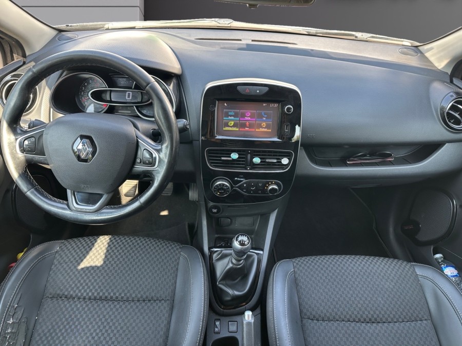 RENAULT d'occasion CLIO IV ESTATE 1.2 TCE 120 INTENS de 2017 Salon de