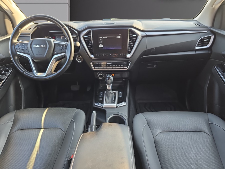 ISUZU d'occasion D-MAX II BTFS87CEA006EAB4LBAEA de 2021 Vichy (03)﻿