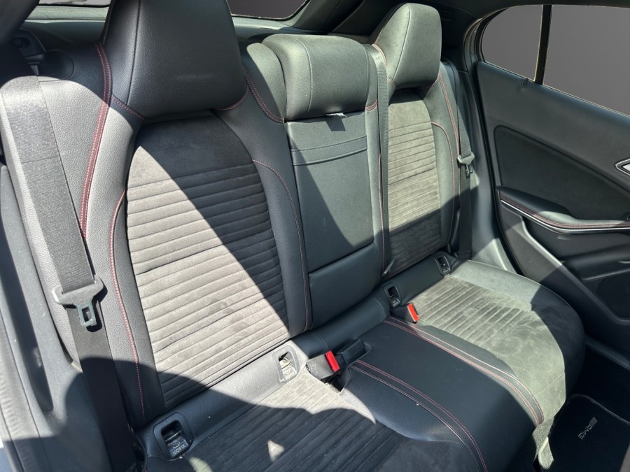MERCEDES d'occasion GLA 200 d Fascination 7G-DCT de 2018 Vernon (27)﻿