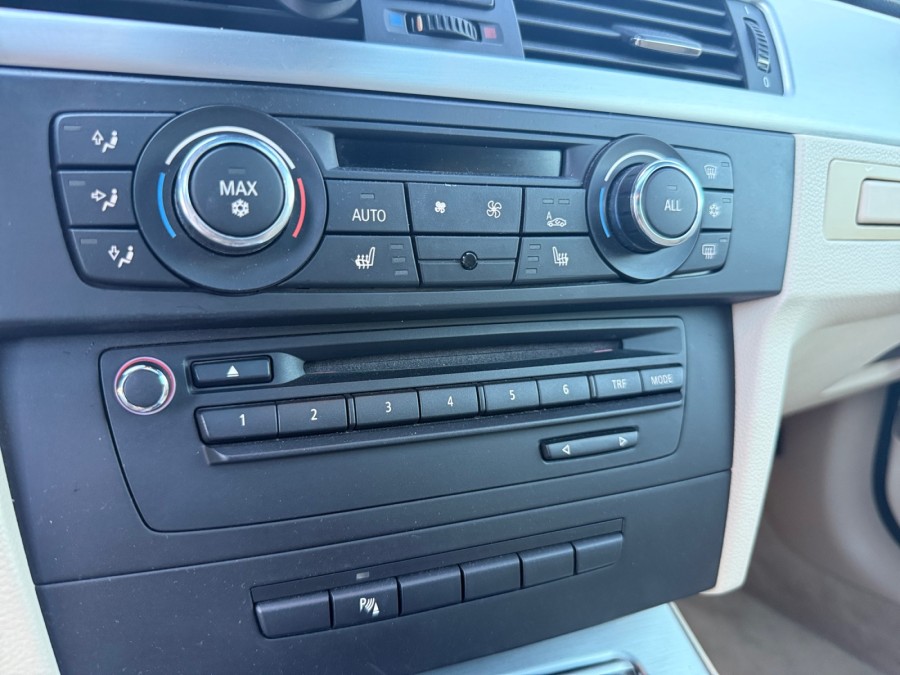 BMW d'occasion 335 3 I CONFORT DKG AUTO de 2011 Marignane (13)﻿