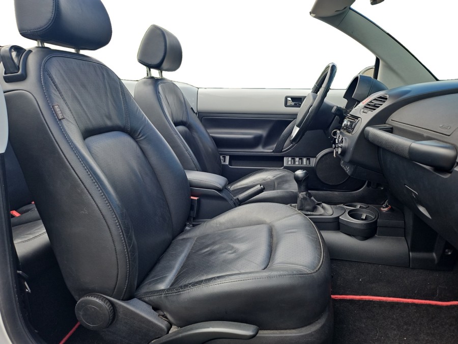 VOLKSWAGEN d'occasion BEETLE 1.4 75ch Fancy de 2010 Orgeval Verneuil