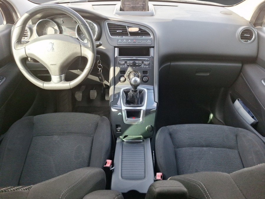 PEUGEOT d'occasion 5008 1.6 HDI 112 FAP CONFORT PACK de 2011 Soissons