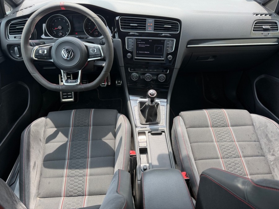 VOLKSWAGEN d'occasion GOLF 2.0 TSI 265 GTI CLUBSPORT de 2016 Royan