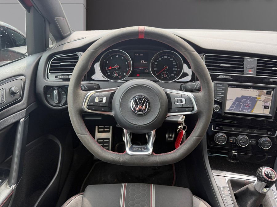 VOLKSWAGEN d'occasion GOLF 2.0 TSI 265 GTI CLUBSPORT de 2016 Royan