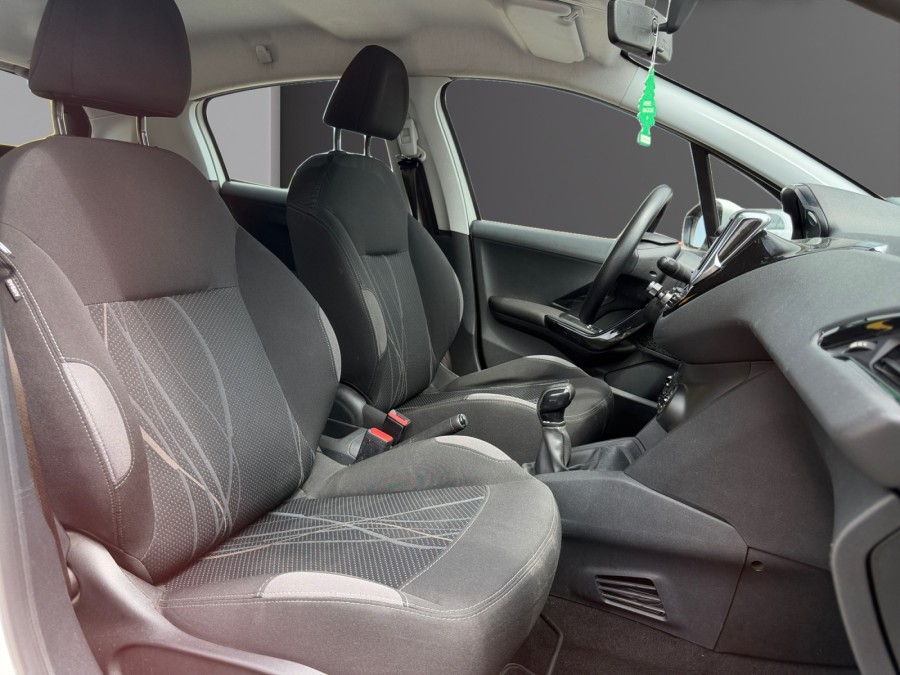 PEUGEOT d'occasion 208 1.6 E-HDI 92 ACTIVE de 2012 Marignane (13)﻿
