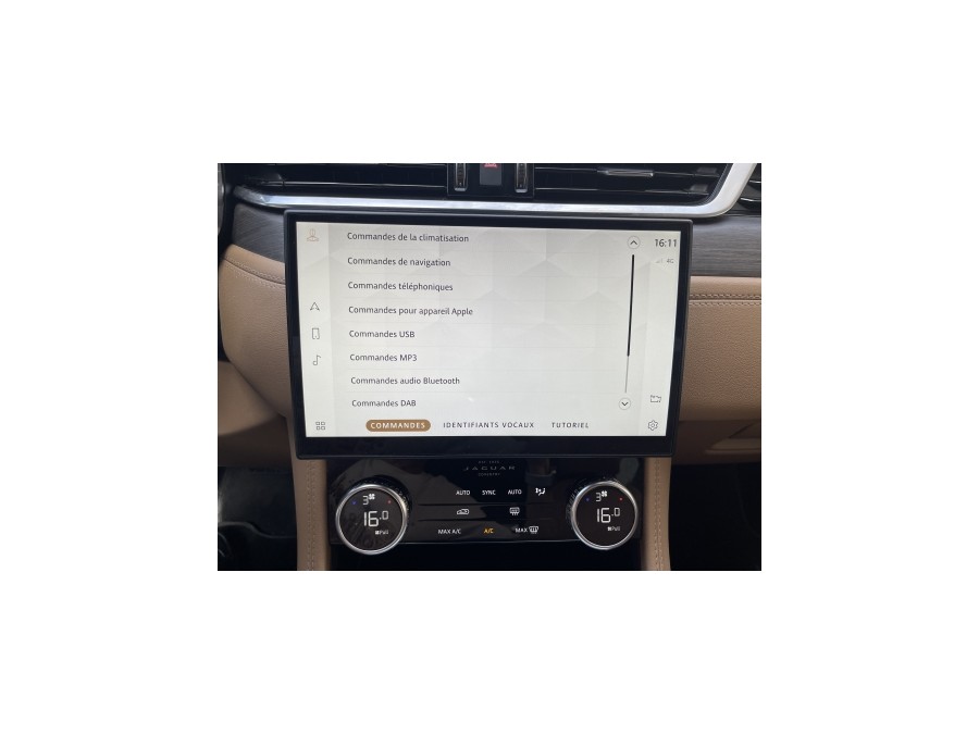 JAGUAR d'occasion FPACE 2 D165 MHEV SE AWD AUTO de 2021 Paris 15 (75)﻿