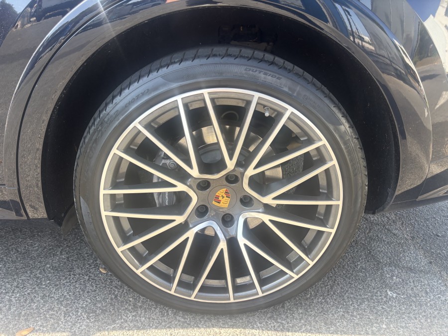 PORSCHE d'occasion CAYENNE 3.0 V6 E-HYBRID COUPE de 2021 Frejus (83)﻿