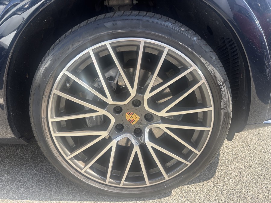 PORSCHE d'occasion CAYENNE 3.0 V6 E-HYBRID COUPE de 2021 Frejus (83)﻿