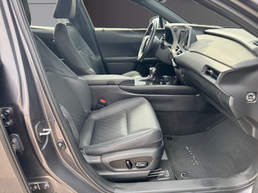 LEXUS d'occasion UX 250h Pack Business Plus 2WD de 2022 Troyes (10)﻿
