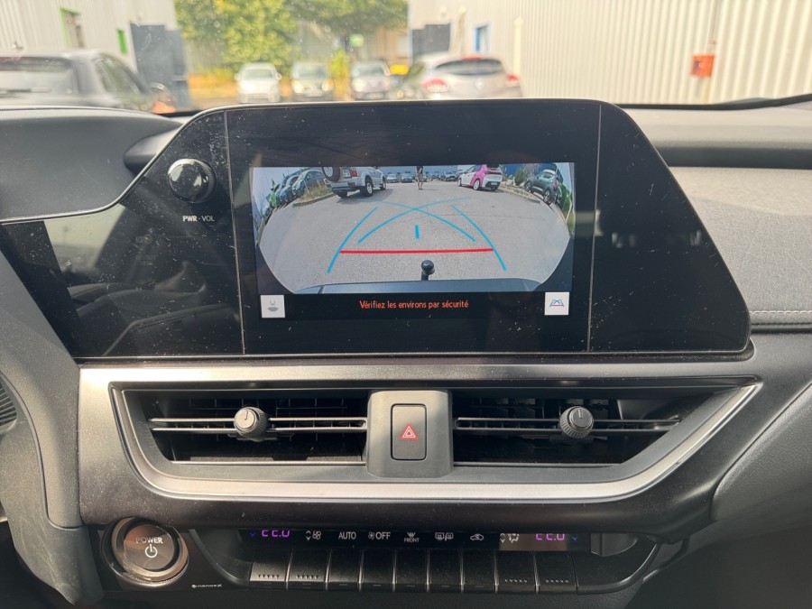 LEXUS d'occasion UX 250h Pack Business Plus 2WD de 2022 Troyes (10)﻿