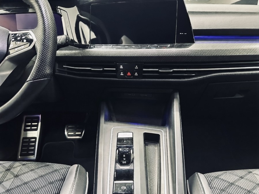 VOLKSWAGEN d'occasion GOLF VIII 2.0 TDI 150  R-LINE DSG de 2021 Lyon