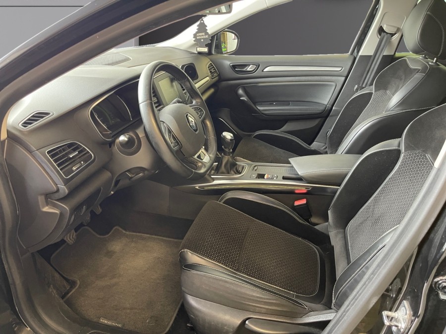 RENAULT d'occasion MEGANE IV 1.2 TCE 130 INTENS ESTATE de 2017 La