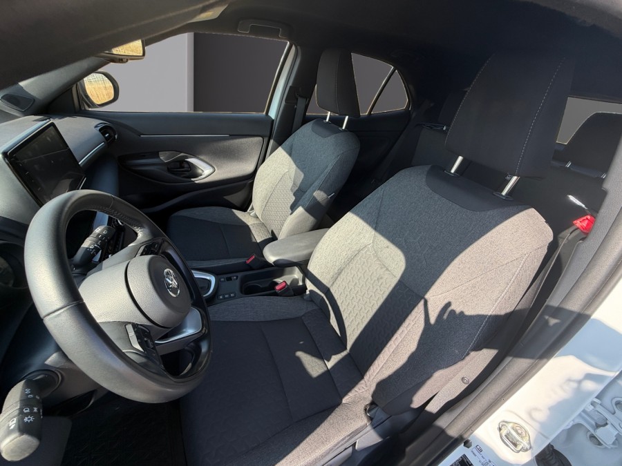 TOYOTA d'occasion YARIS 116H DESIGN de 2023 Royan (17)﻿