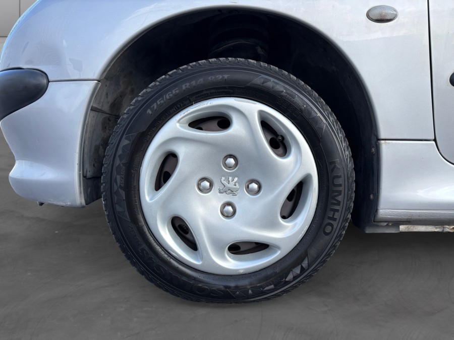 PEUGEOT d'occasion 206 1.6 XT PREMIUM de 1999 Reims Tinqueux (51)﻿