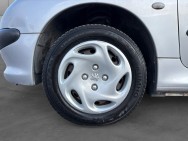 PEUGEOT d'occasion 206 1.6 XT PREMIUM de 1999 Reims Tinqueux (51)﻿