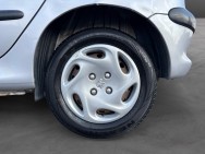 PEUGEOT d'occasion 206 1.6 XT PREMIUM de 1999 Reims Tinqueux (51)﻿