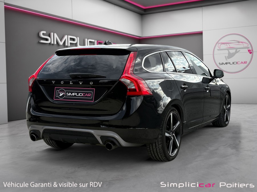 VOLVO d'occasion V60 2 D5 225 MOMENTUM GEARTRONIC AUTO de 2015