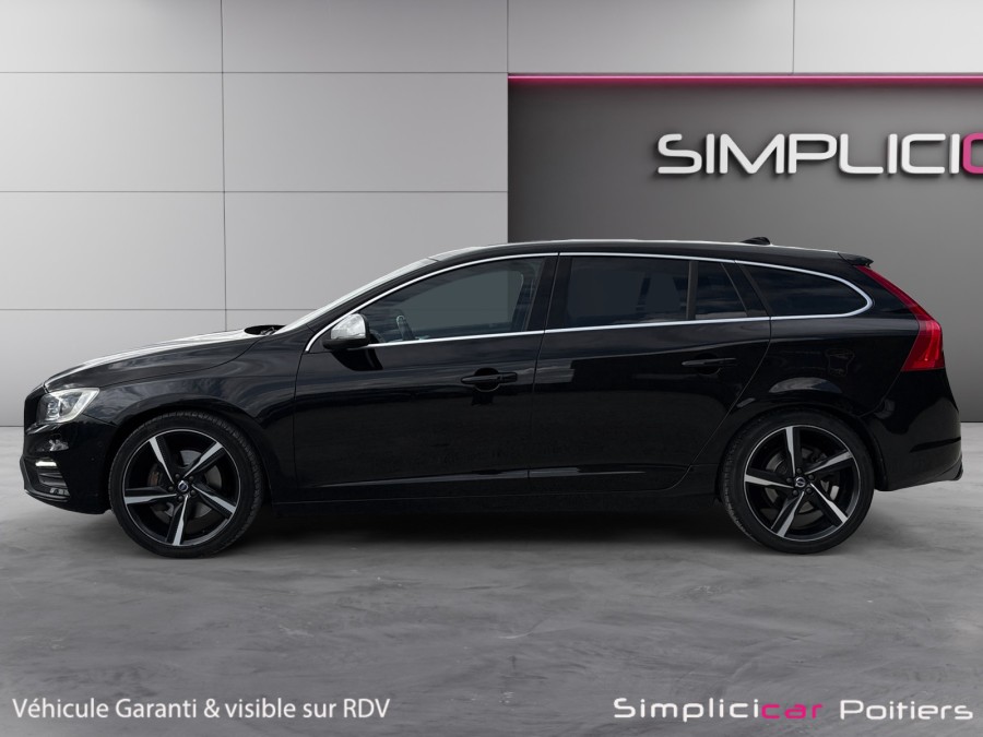 VOLVO d'occasion V60 2 D5 225 MOMENTUM GEARTRONIC AUTO de 2015