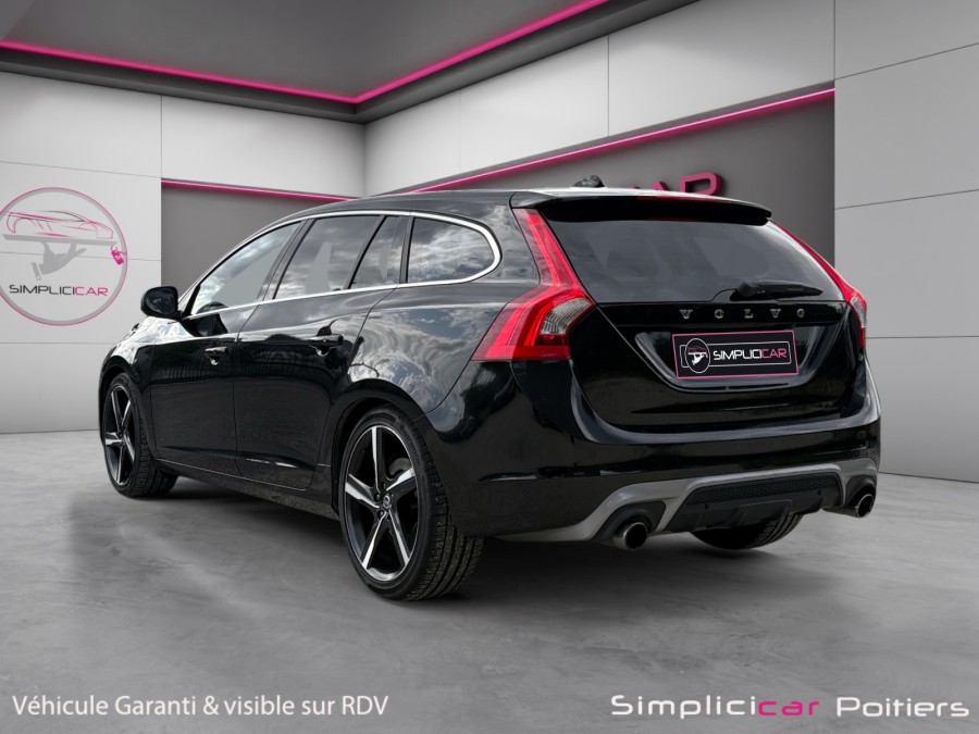 VOLVO d'occasion V60 2 D5 225 MOMENTUM GEARTRONIC AUTO de 2015