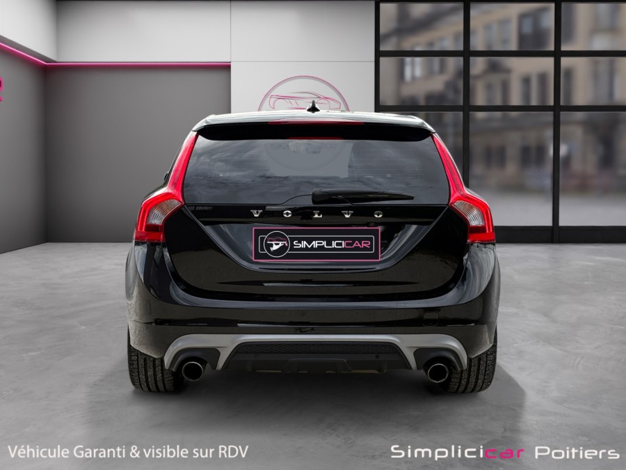 VOLVO d'occasion V60 2 D5 225 MOMENTUM GEARTRONIC AUTO de 2015