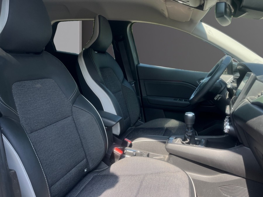 RENAULT d'occasion CAPTUR II 1.3 TCE 140 ZEN de 2023 Salon de