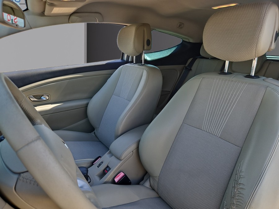 RENAULT d'occasion MEGANE III MEGANE PRIVILEGE 1.4 TCE de 2010 Evreux