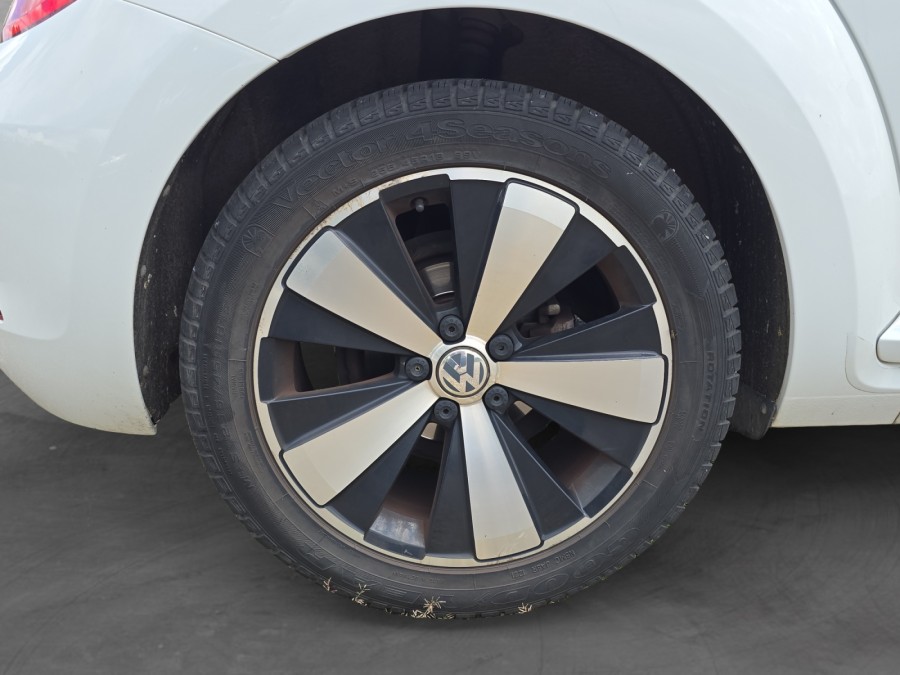VOLKSWAGEN d'occasion BEETLE VOLKSWAGEN NEW BEETLE COCCINELLE 2.0 TDI