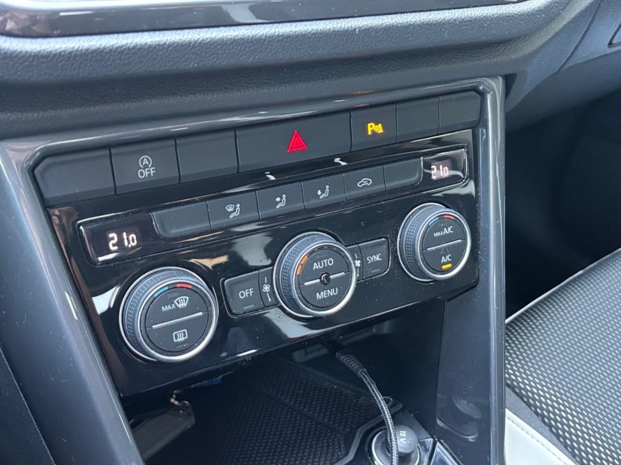 VOLKSWAGEN d'occasion T-ROC 1.5 TSI EVO 150 LOUNGE DSG AUTO de 2021