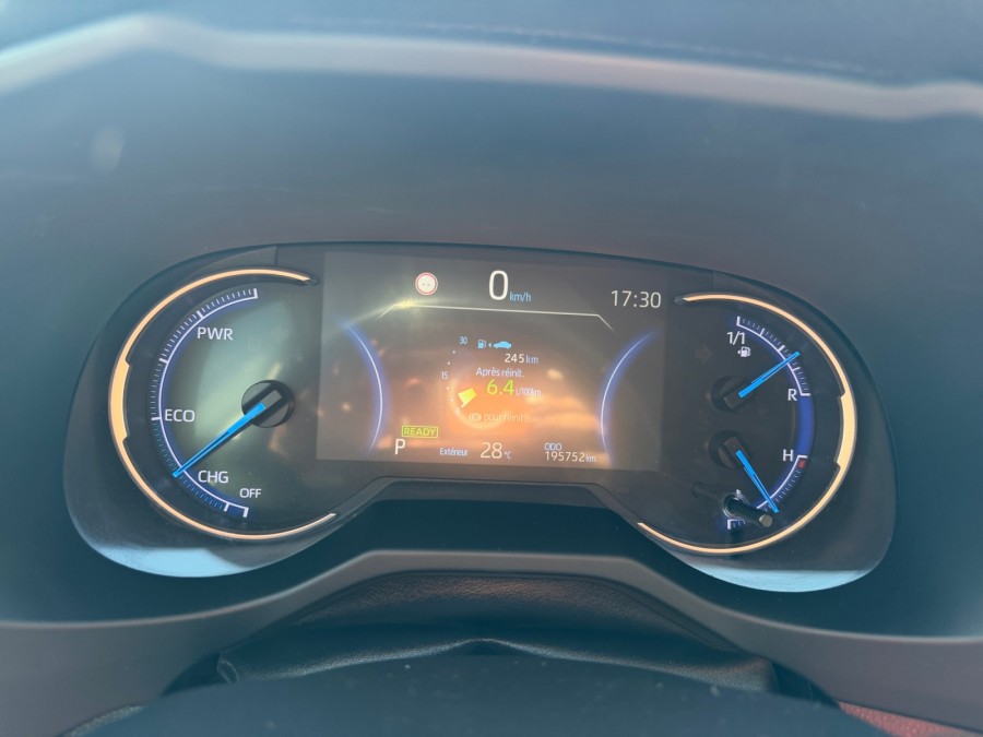 TOYOTA d'occasion RAV4 2.5 HYBRIDE 2WD 218 DYNAMIC de 2019 Royan (17)﻿
