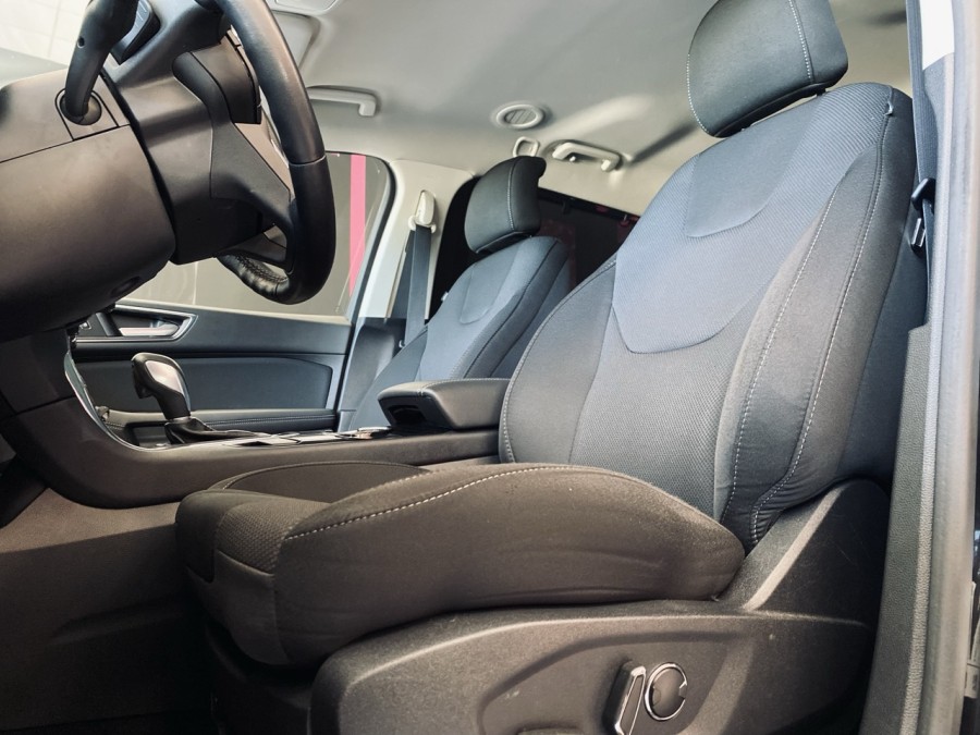 FORD d'occasion S-MAX 2.0 EcoBoost Powershift de 2018 Annecy (74)﻿