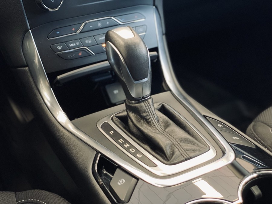 FORD d'occasion S-MAX 2.0 EcoBoost Powershift de 2018 Annecy (74)﻿