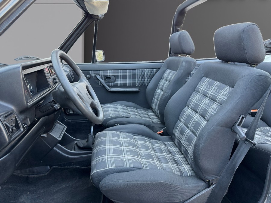 VOLKSWAGEN d'occasion CABRIOLET Quart. 90 ch de 1988 Toulon Est (83)﻿