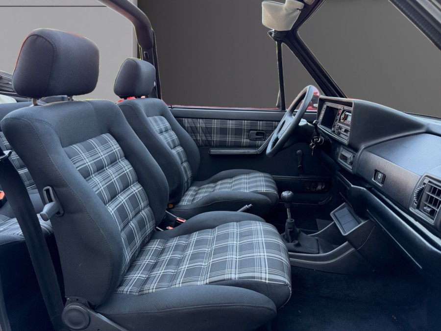 VOLKSWAGEN d'occasion CABRIOLET Quart. 90 ch de 1988 Toulon Est (83)﻿